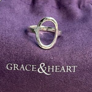 Grace & Heart Sterling Silver Oval Circle Ring